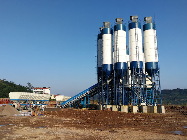 HZS120路橋(qiao)混凝土攪拌站(zhàn)